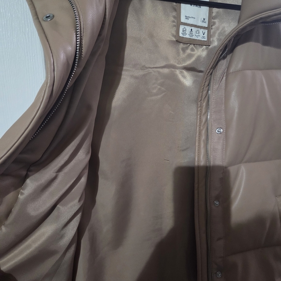 Abercrombie & Fitch Light Brown Puffer Vest - Picture 6 of 6